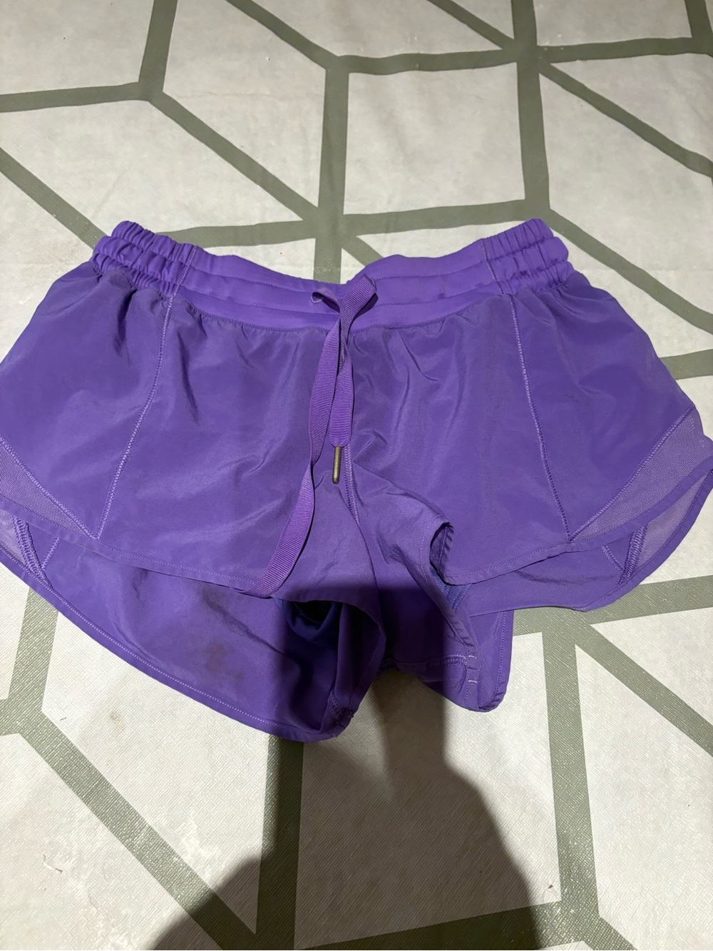 Lululemon Hotty Hot Short - Picture 2 of 5